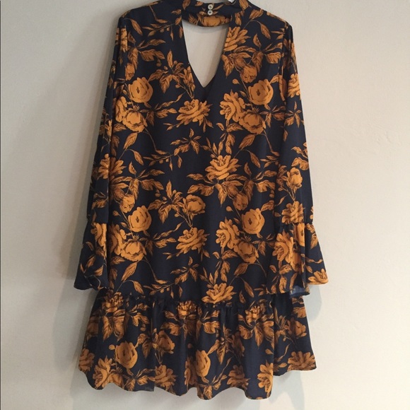 Keyhole Navy and Mustard Floral Dress - Picture 6 of 7